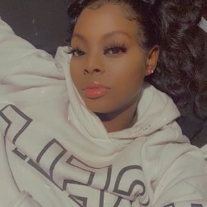 Meet your Posher, Adrianna